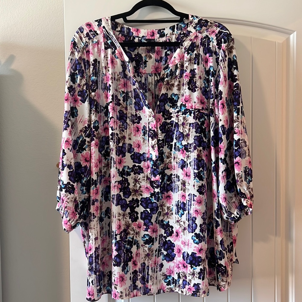 NYDJ floral top, never worn.